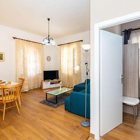 History Apartments Center زادار المظهر الخارجي الصورة