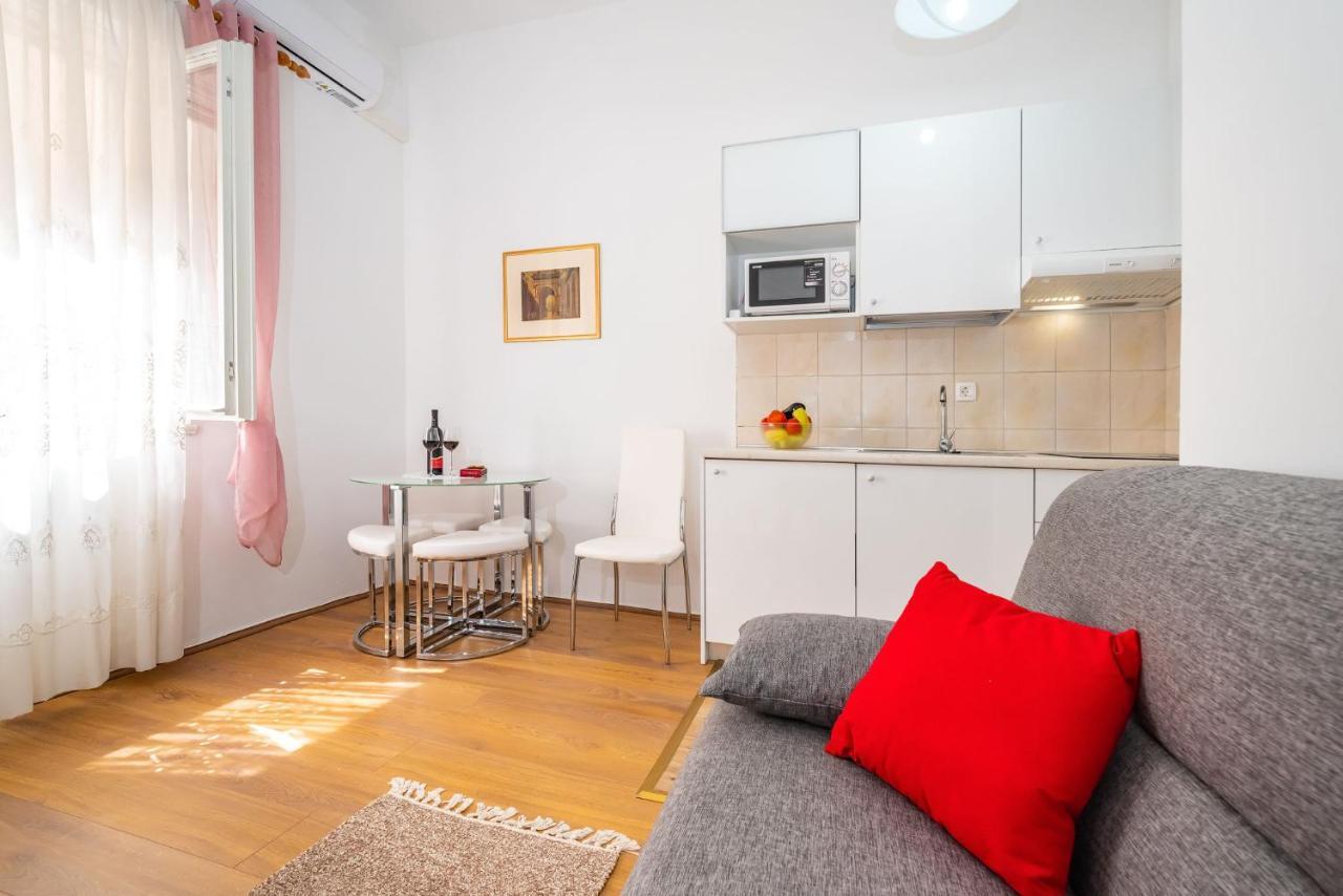 History Apartments Center زادار المظهر الخارجي الصورة