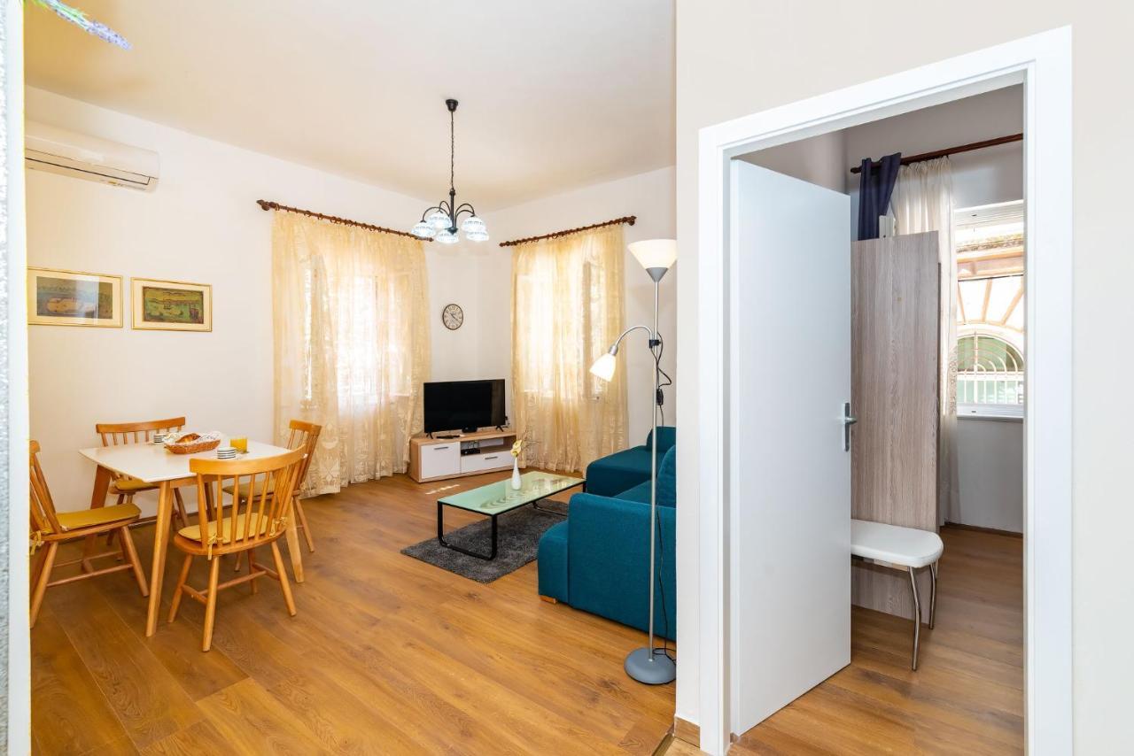 History Apartments Center زادار المظهر الخارجي الصورة