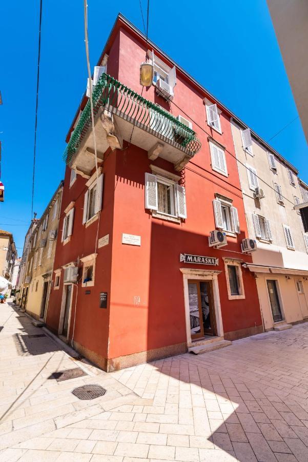 History Apartments Center زادار المظهر الخارجي الصورة