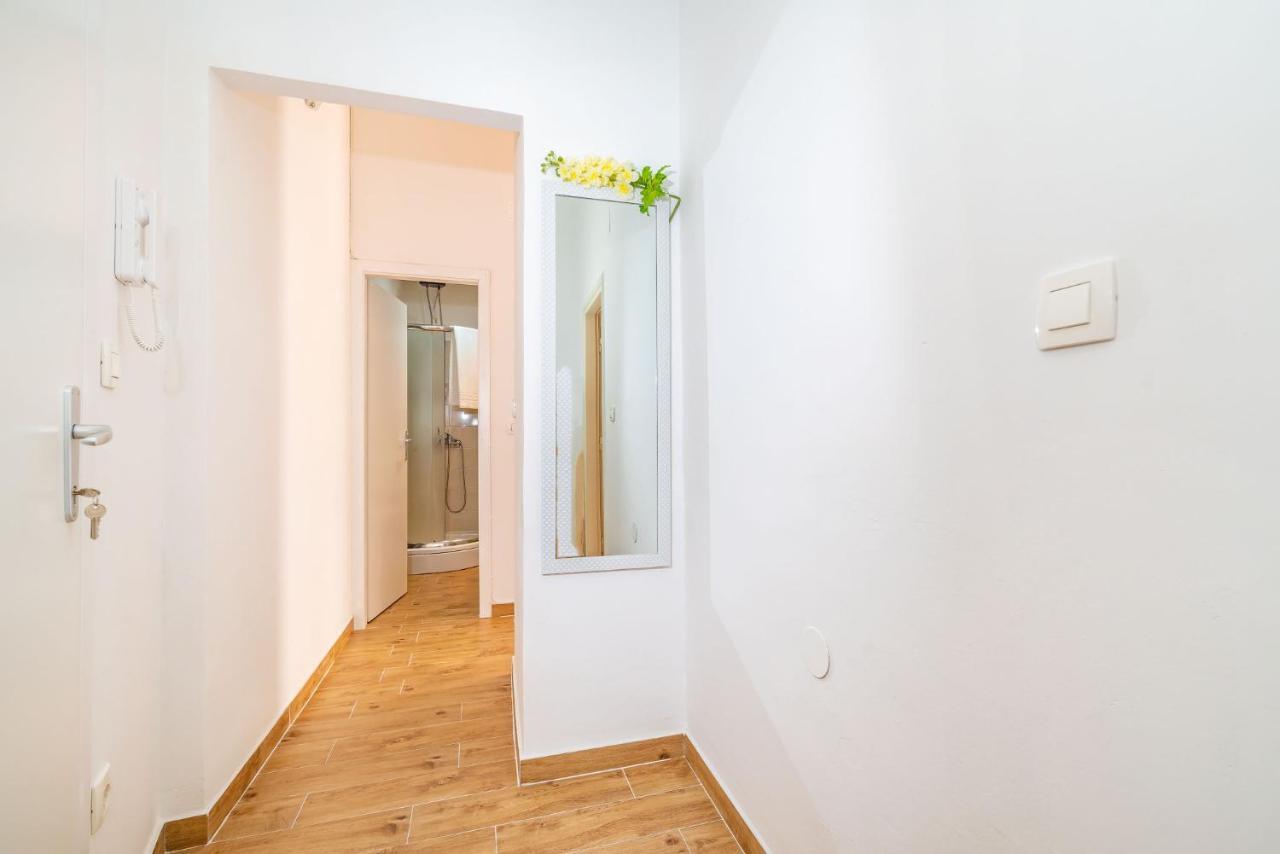 History Apartments Center زادار المظهر الخارجي الصورة