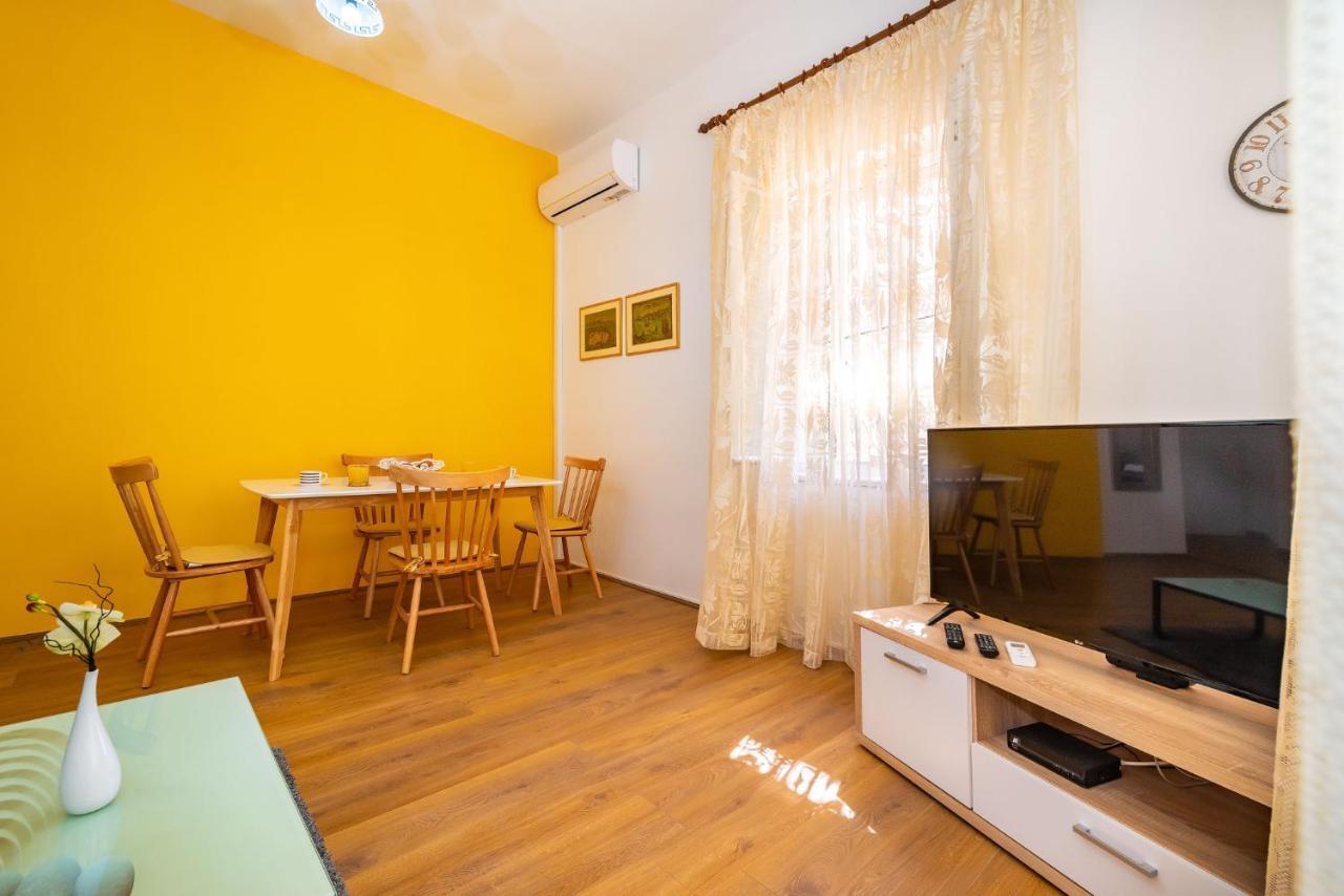 History Apartments Center زادار المظهر الخارجي الصورة