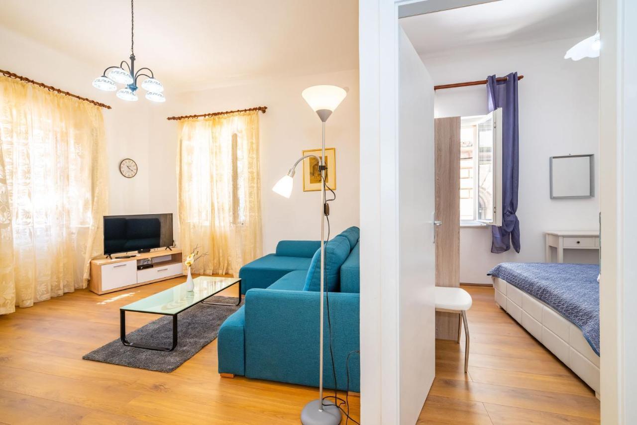 History Apartments Center زادار المظهر الخارجي الصورة