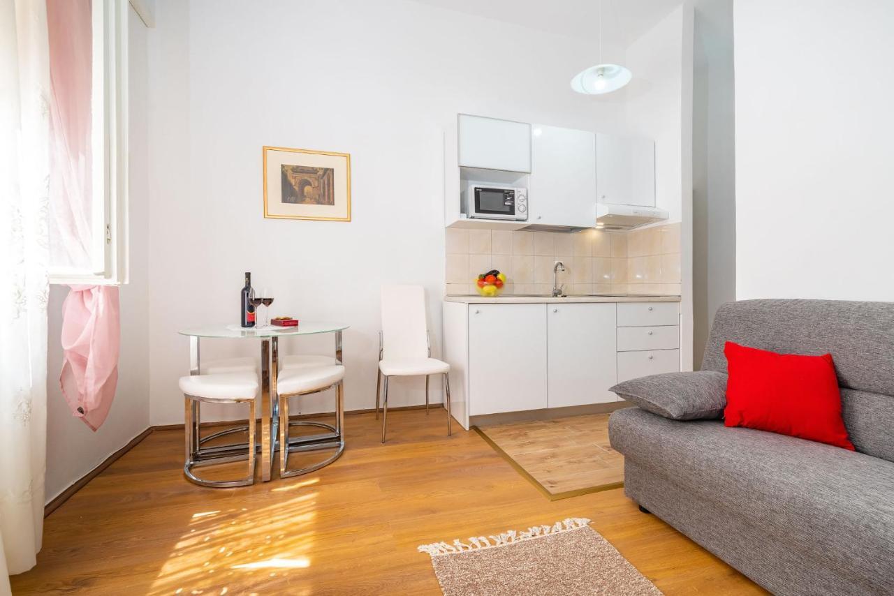 History Apartments Center زادار المظهر الخارجي الصورة